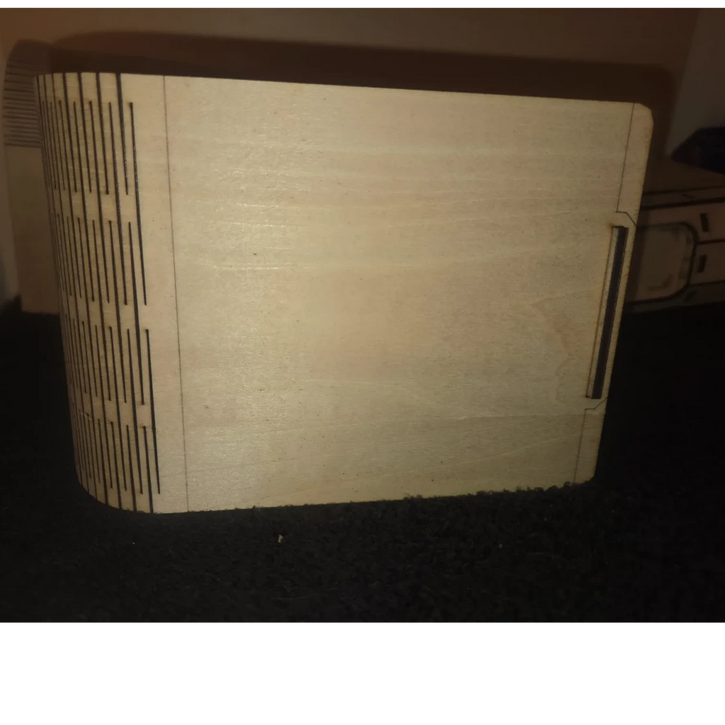Folding single deck box with side dice storage